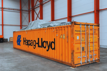 Plandeka transportowa na kontenerze Open Top podczas załadunku w Gdańsku